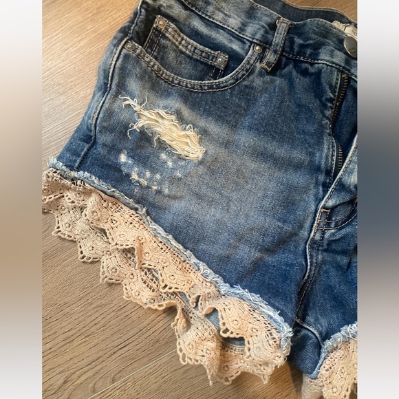 Free people distressed denim shorts with crochet detail - Picture 2 of 5